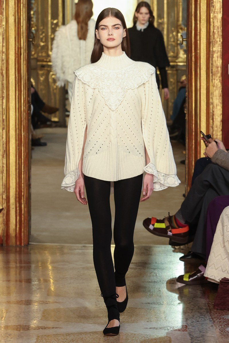 twinset-fall-25-rtw-r-ho-040.jpeg