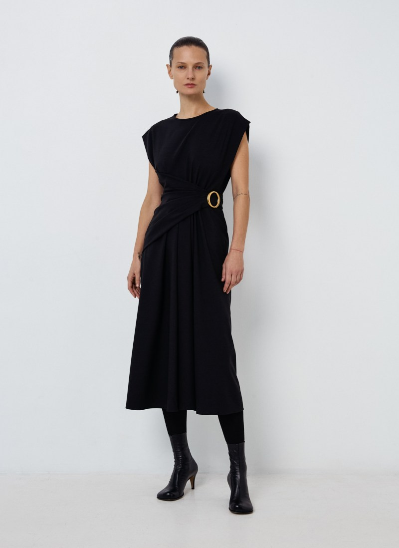 mantu-fall-25-rtw-r-ho-012.jpeg