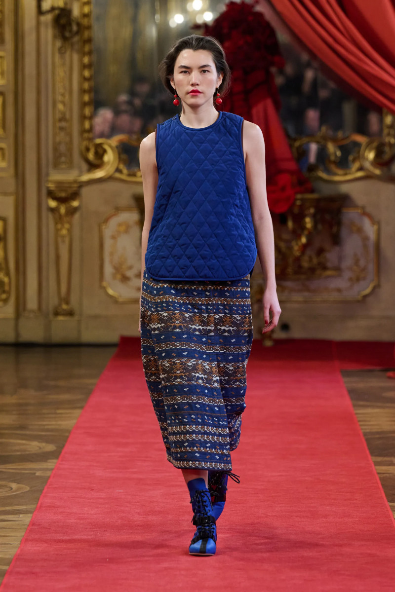 00018-hui-fall-2025-ready-to-wear-credit-brand.webp