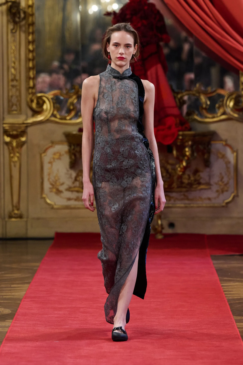 00011-hui-fall-2025-ready-to-wear-credit-brand.webp