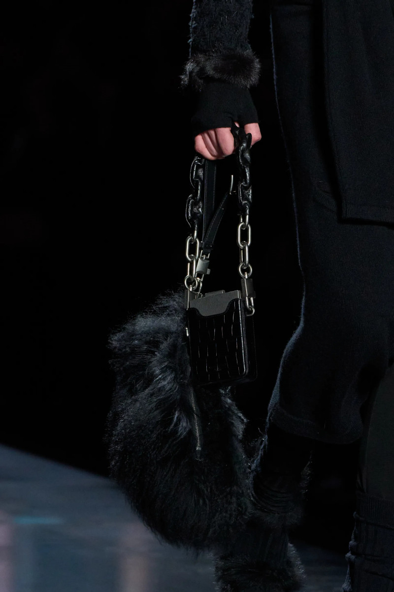 00164-dolce-and-gabbana-fall-2025-ready-to-wear-detail-credit-gorunway.webp