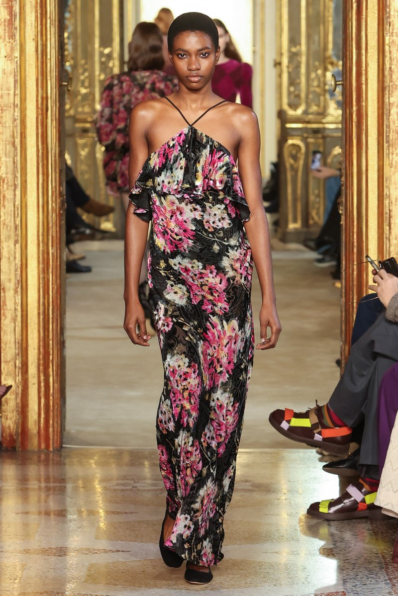 twinset-fall-25-rtw-r-ho-018.jpeg