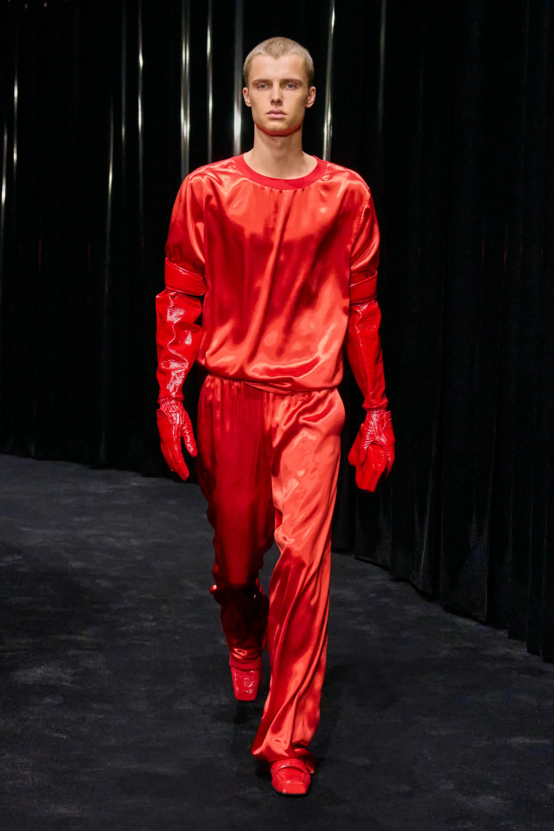 00004-ferrari-fall-2024-ready-to-wear-credit-gorunway.webp