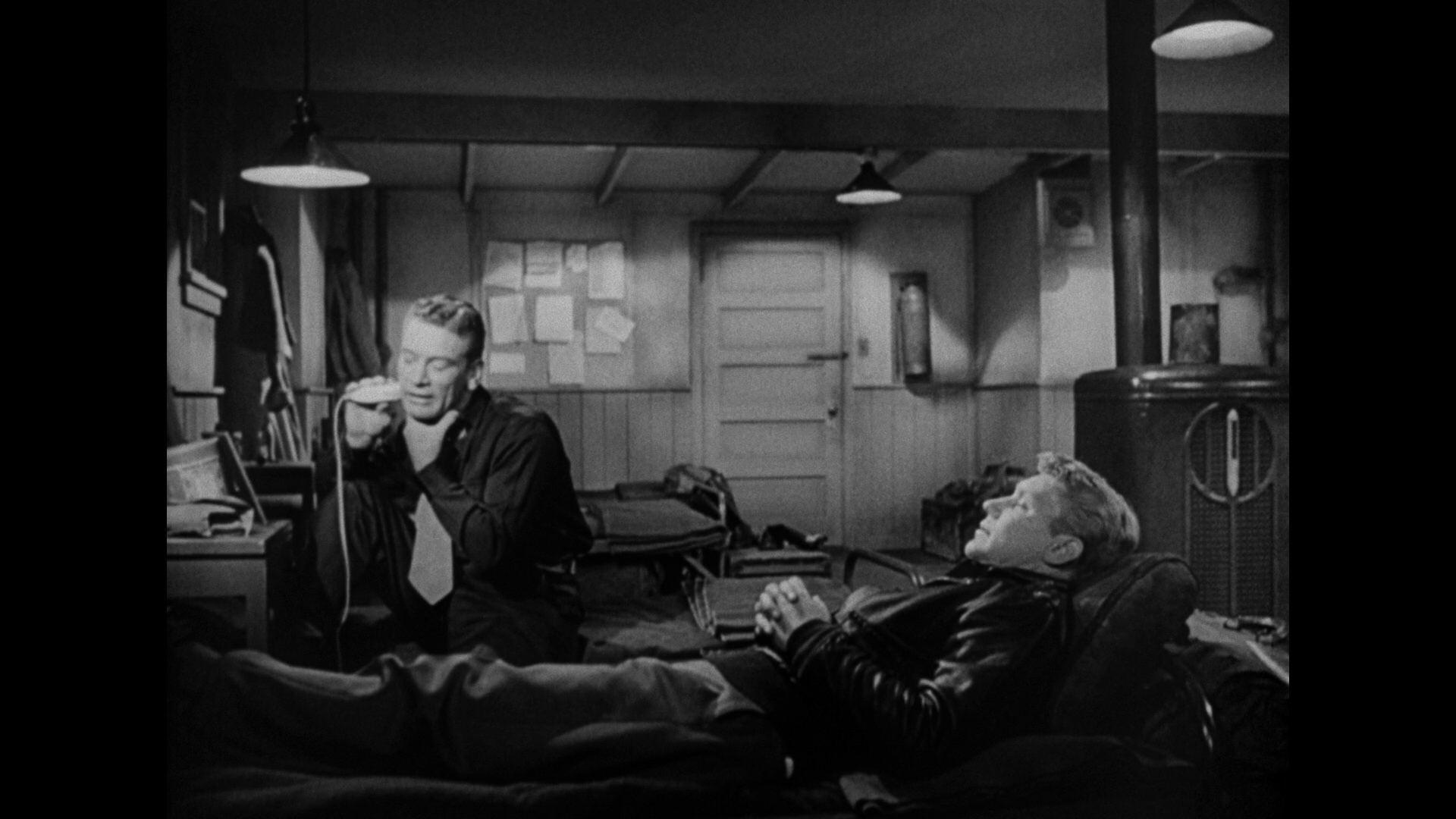 The.Thing.From.Another.World.1951.Warner.Bros.BDRemux.1080p[(047003)2025-03-09-08-21-08].PNG