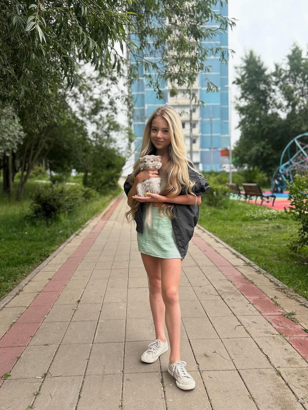 https://i7.imageban.ru/out/2025/06/22/7aeab680c5d1c3df77cf76f8bb9a433b.jpg