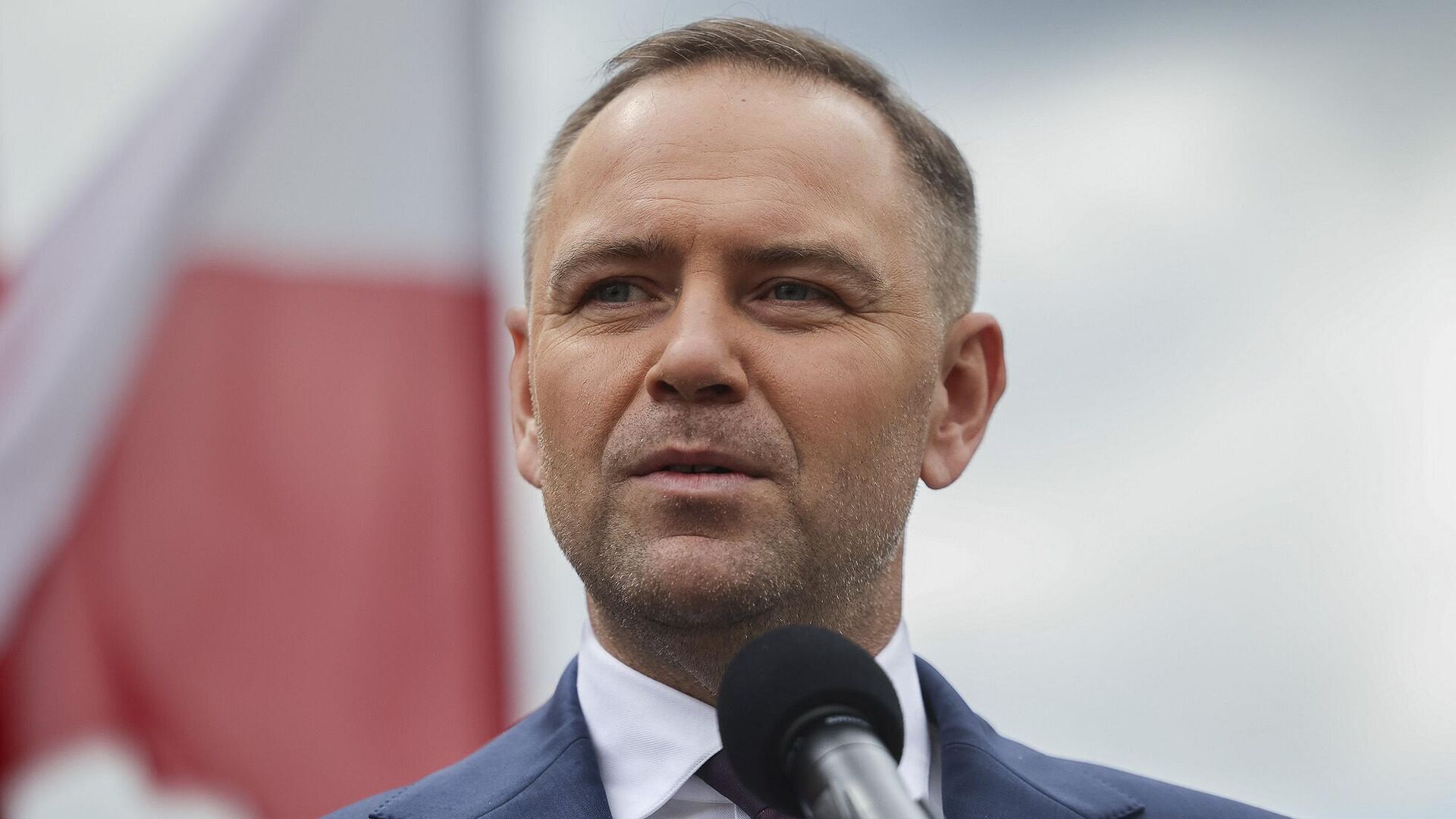 Навроцкий предложил Словакии покупать американский газ через Польшу