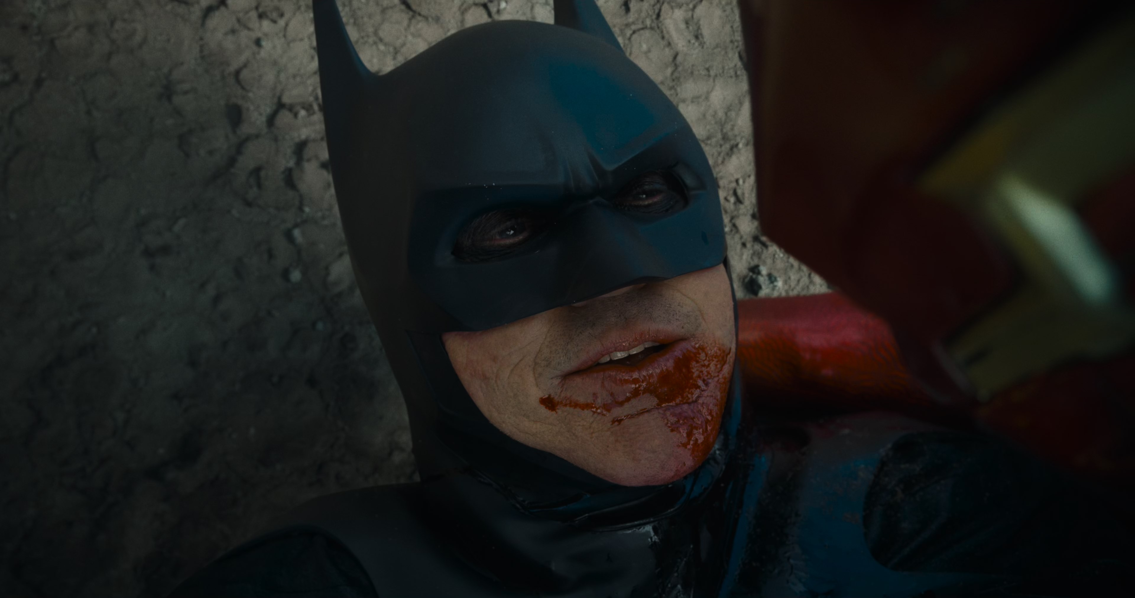 The Flash (2023) BDRip 2160p-NVENC 10 bit [HDR].mkv_snapshot_01.55.16.910.jpg