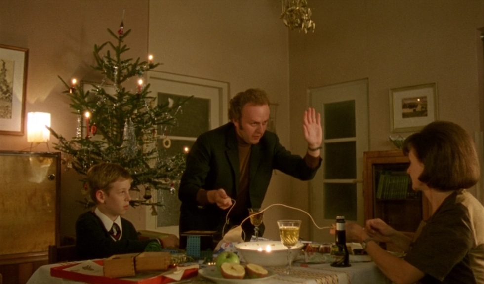 Уютные норки.1999.BDRip AVC msltel.mkv_snapshot_00.37.31.916.jpg