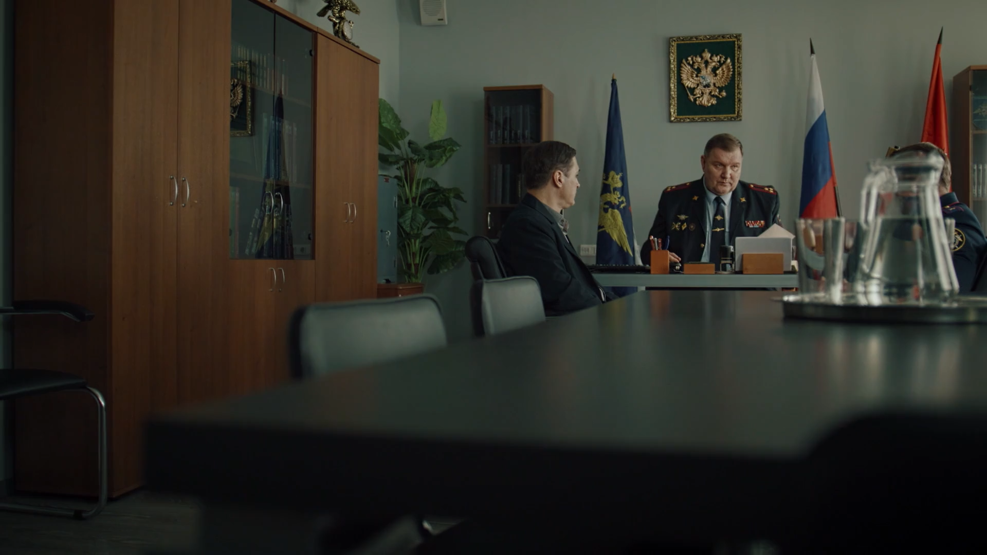 Tajnyj sovetnik.S01E01.2025.WEB-DL.1080p.mkv_snapshot_22.10.png