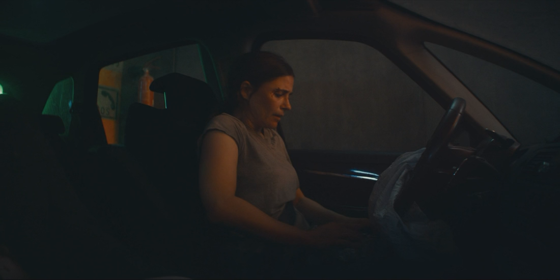 В ловушке (2025) WEB-DLRip-AVC_ivanes.mkv_snapshot_00.52.29.480.png