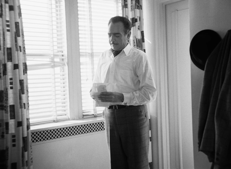 Признания сумасшедшей кошки.1968.BDRip AVC msltel.mkv_snapshot_00.27.19.511.jpg