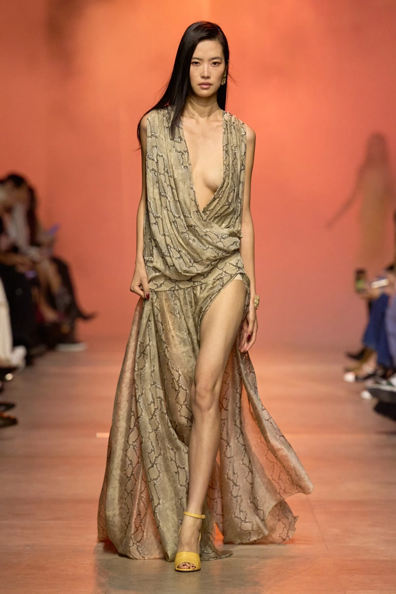 00060-elie-saab-spring-2026-ready-to-wear-credit-gorunway.webp