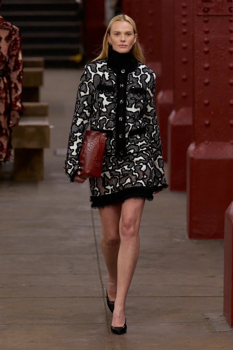 00057-chanel-pre-fall-2026-credit-gorunway.webp