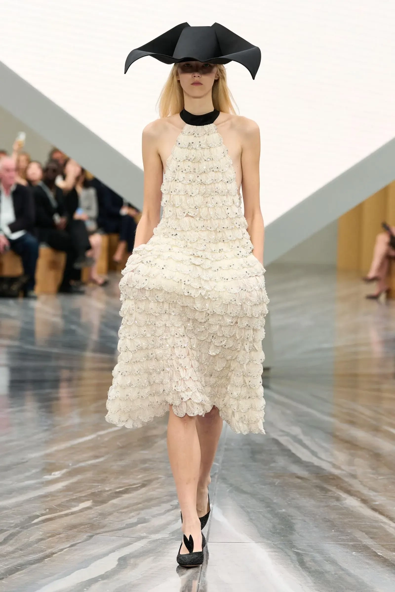 00074-christian-dior-spring-2026-ready-to-wear-credit-gorunway.webp