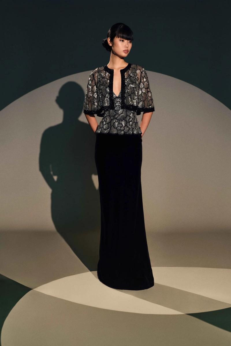 00024-naeem-khan-pre-fall-2026-credit-brand.webp