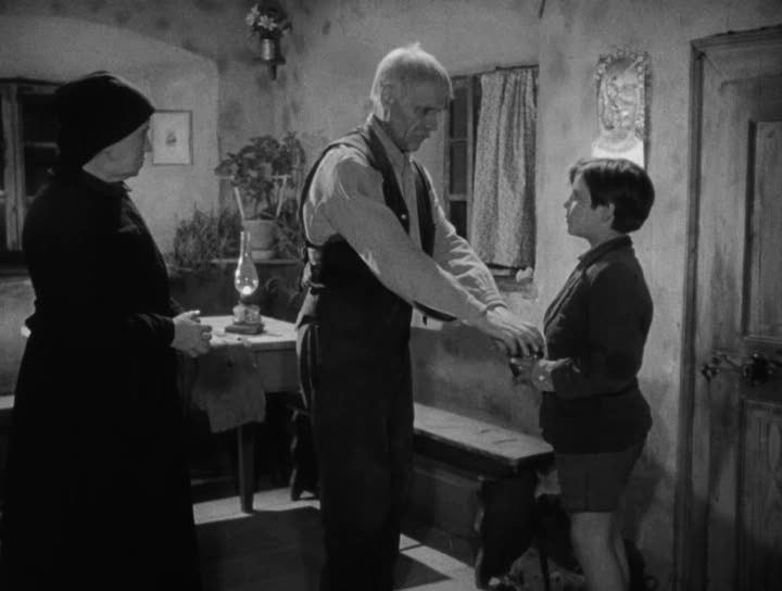 Na svoji zemlji 1948 BDRip.avi_snapshot_00.19.35.png
