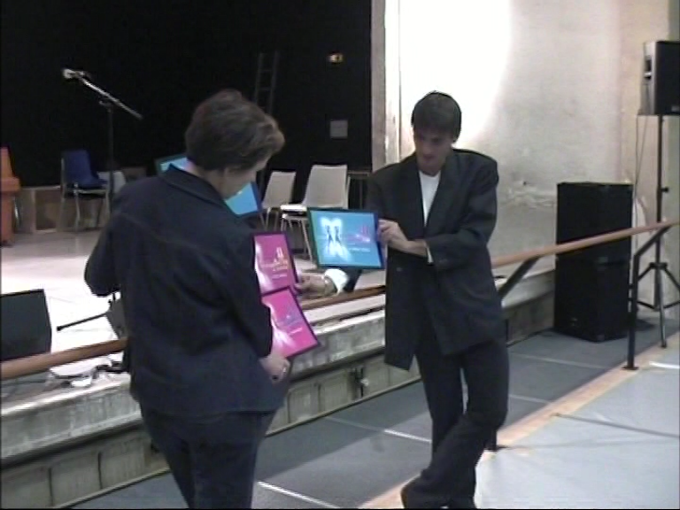 dvd_snapshot_00.03.040.png