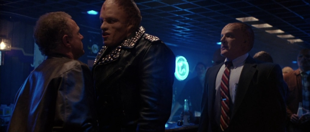 Чужая нация.1988.BDRip AVC msltel.mkv_snapshot_00.37.13.944.jpg