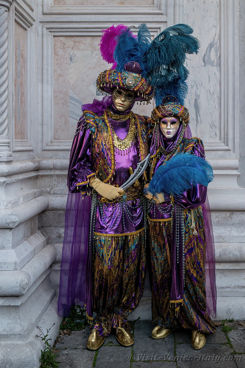 venice-carnival-masks-costumes-030.jpg
