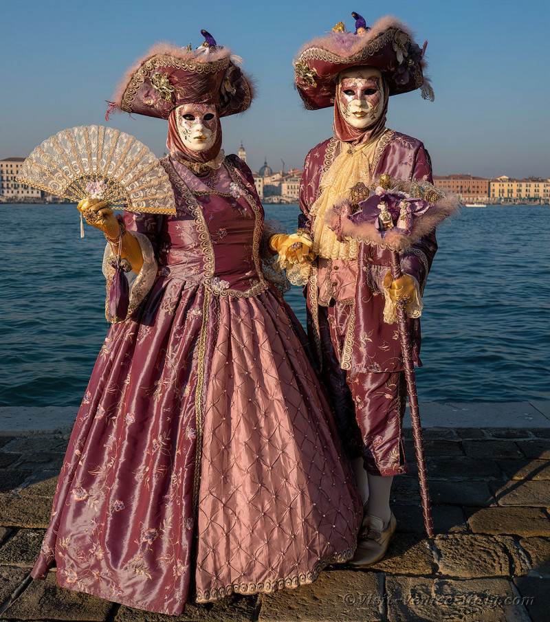 venice-carnival-mask-costume-san-giorgio-maggiore-008.jpg