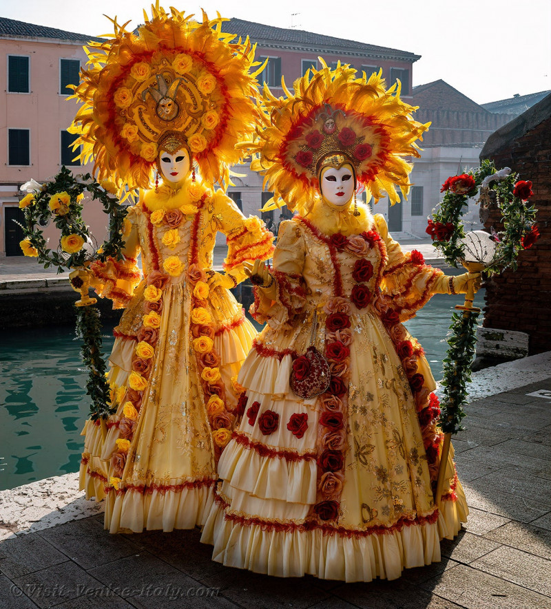 carnival-venice-2024-costume-masks-680.jpg