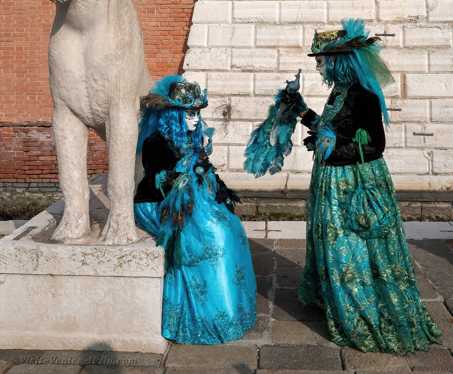 carnival-venice-2024-costume-masks-402.jpg
