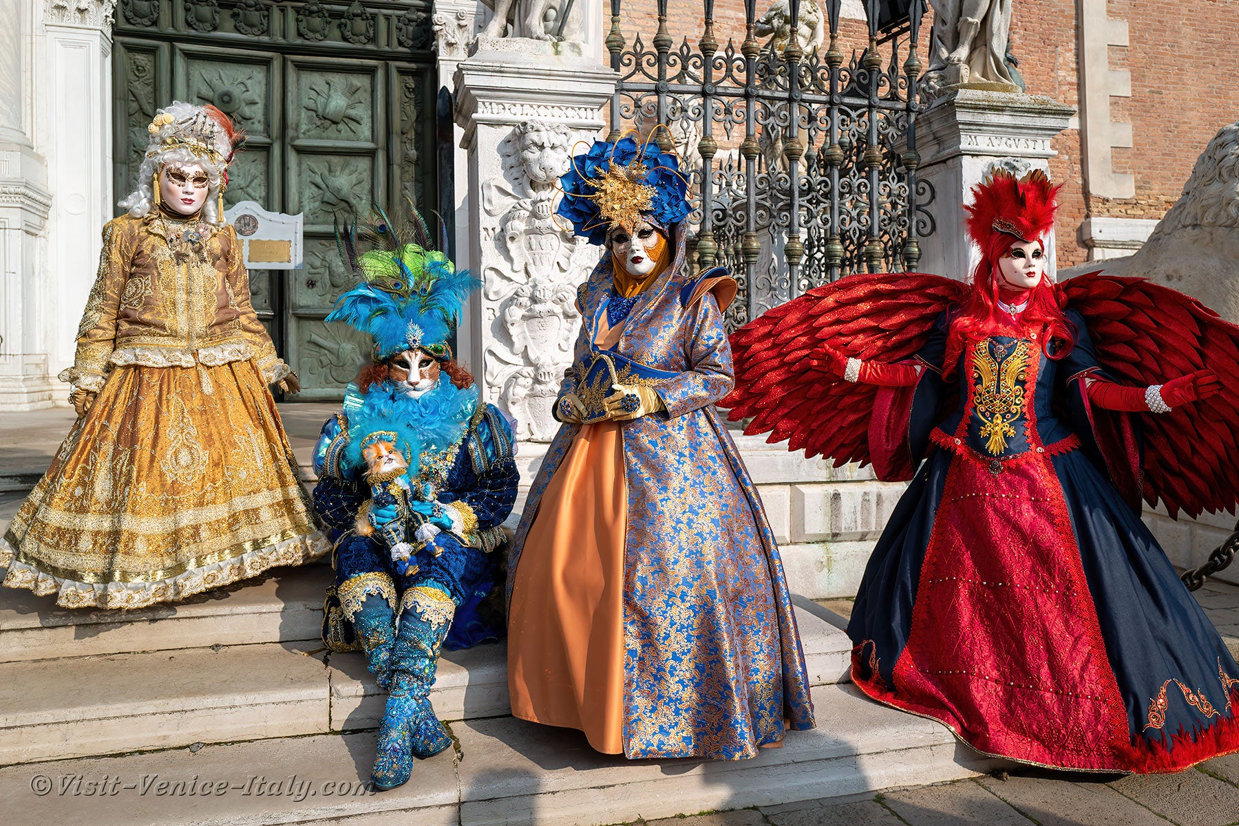 carnival-venice-2024-costume-masks-276.jpg