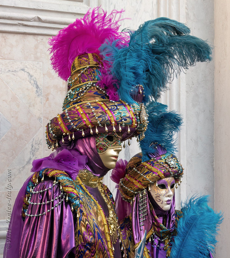 venice-carnival-masks-costumes-034.jpg