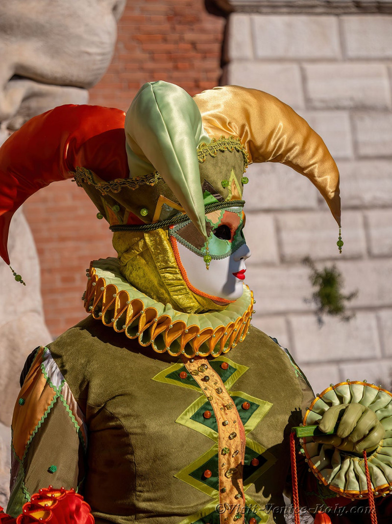 venice-carnival-mask-costume-arsenal-027.jpg