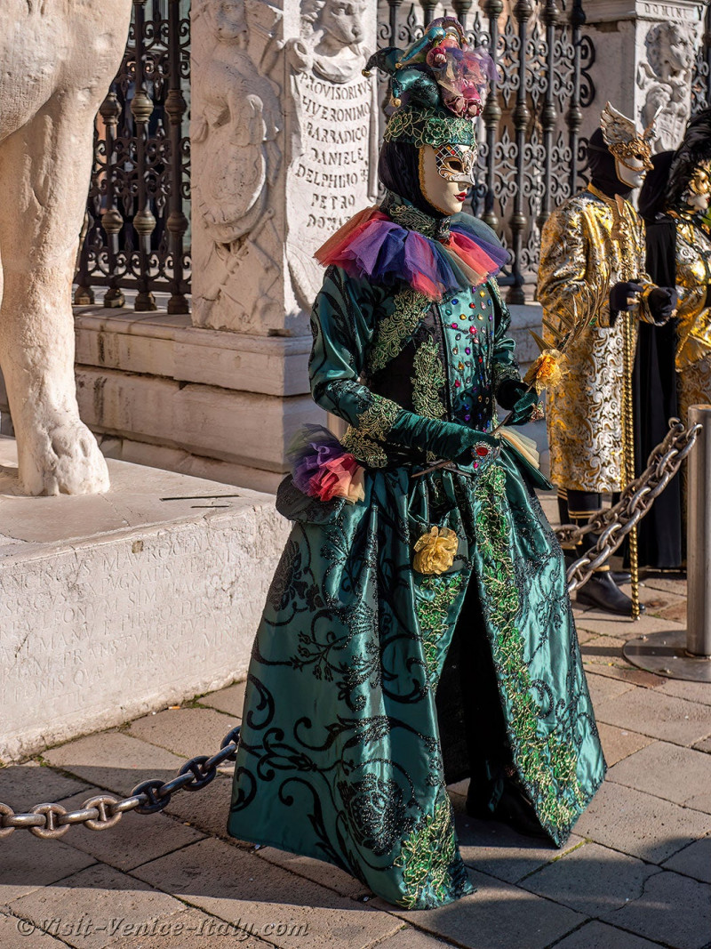 venice-carnival-mask-costume-arsenal-247.jpg