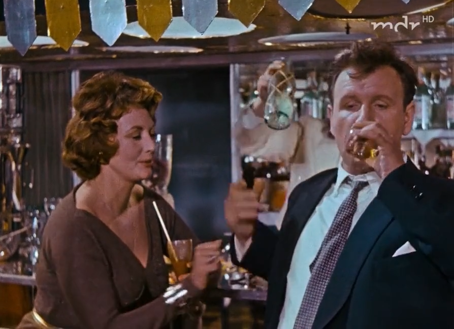 Meine Frau macht Musik (1958)_RU_DE_Grampy.mkv_snapshot_00.39.32.082.png