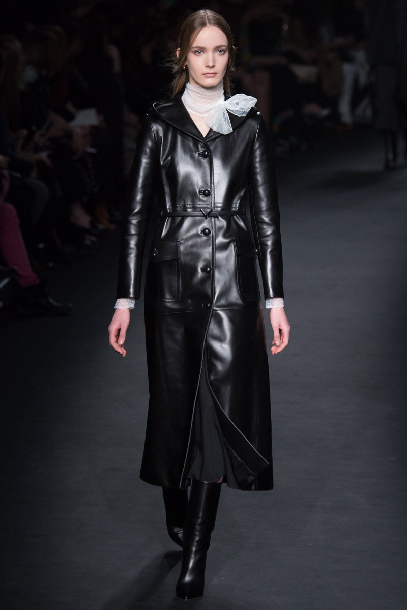 034-valentino.jpg