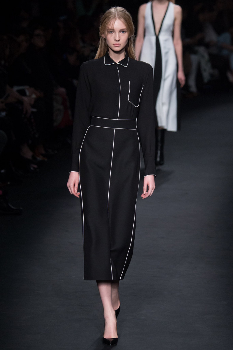 041-valentino.jpg