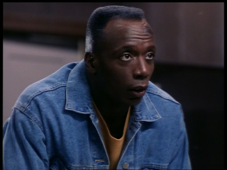 Tough and Deadly (1995) (Uncut) [DVDRemux].mkv_snapshot_00.35.44.908.png