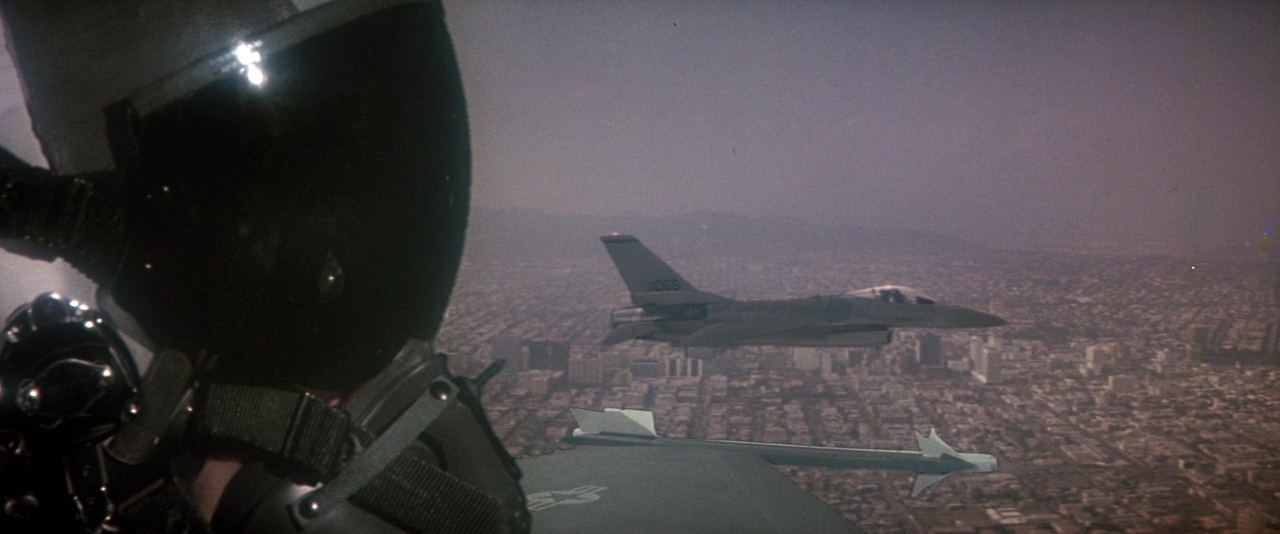 Голубой гром.1983.BDRip 720p msltel.mkv_snapshot_01.34.13.804.jpg