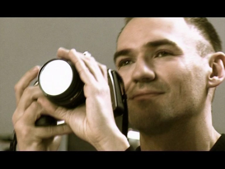 Kalwi  Remi - Explosion.vob_snapshot_01.43.304.jpg