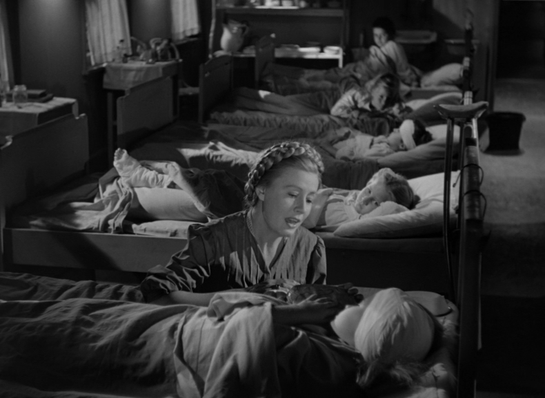 Я помню маму.1948.BDRip AVC msltel.mkv_snapshot_01.00.36.503.jpg