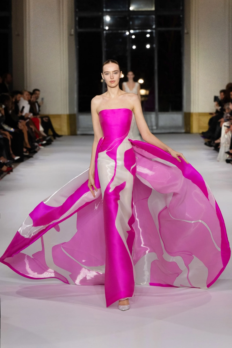 00053-celia-kritharioti-spring-2025-couture-credit-brand.webp