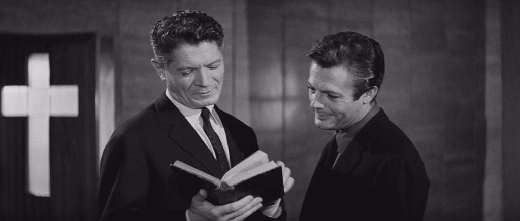 Сладкая жизнь.1960.BDRip AVC msltel.mkv_snapshot_00.56.19.083.jpg