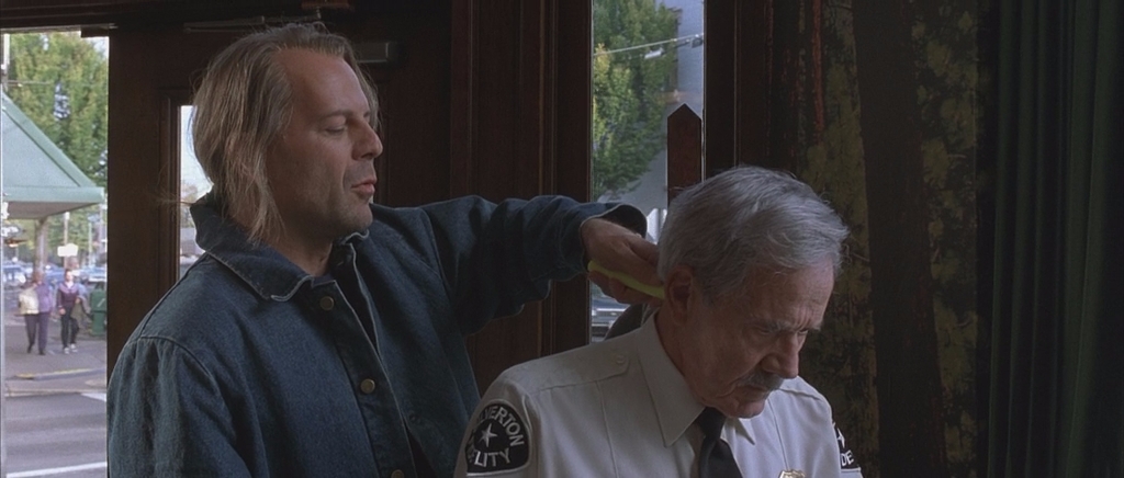 Бандиты.2001.BDRip AVC msltel.mkv_snapshot_00.12.49.482.jpg