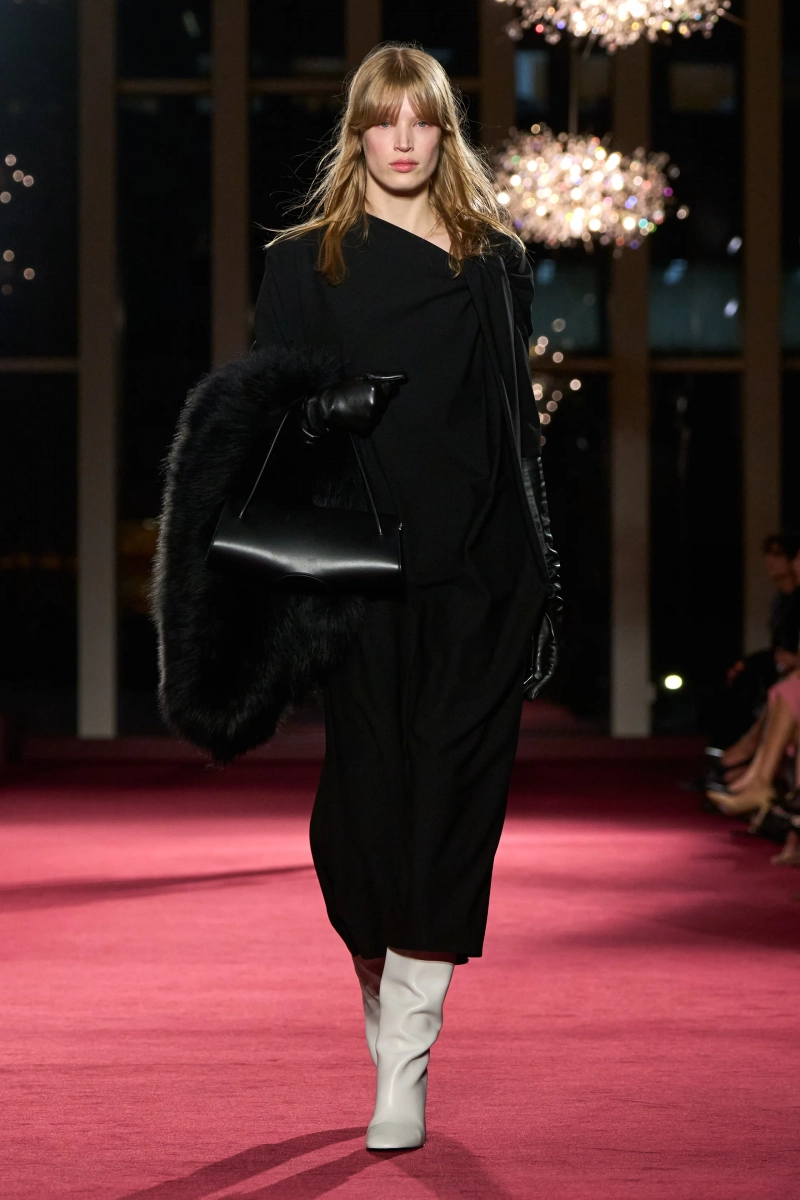 00003-michael-kors-collection-fall-2026-ready-to-wear-credit-gorunway.webp