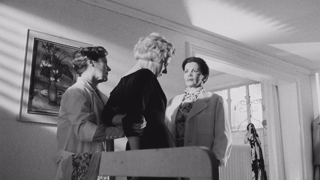 Тоска Вероники Фосс.1982.BDRip AVC msltel.mkv_snapshot_00.26.32.879.jpg