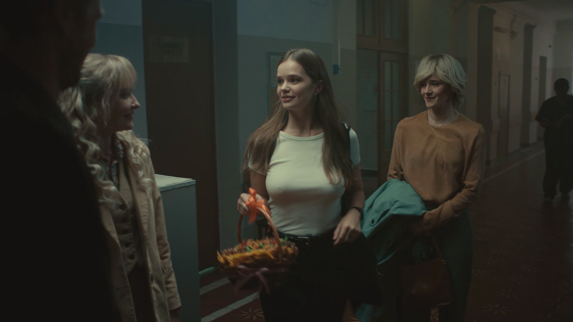 Ирина Крючкова Время счастливых 4 серия (2026) HD 1080.mp4_20260312_083031.311.jpg