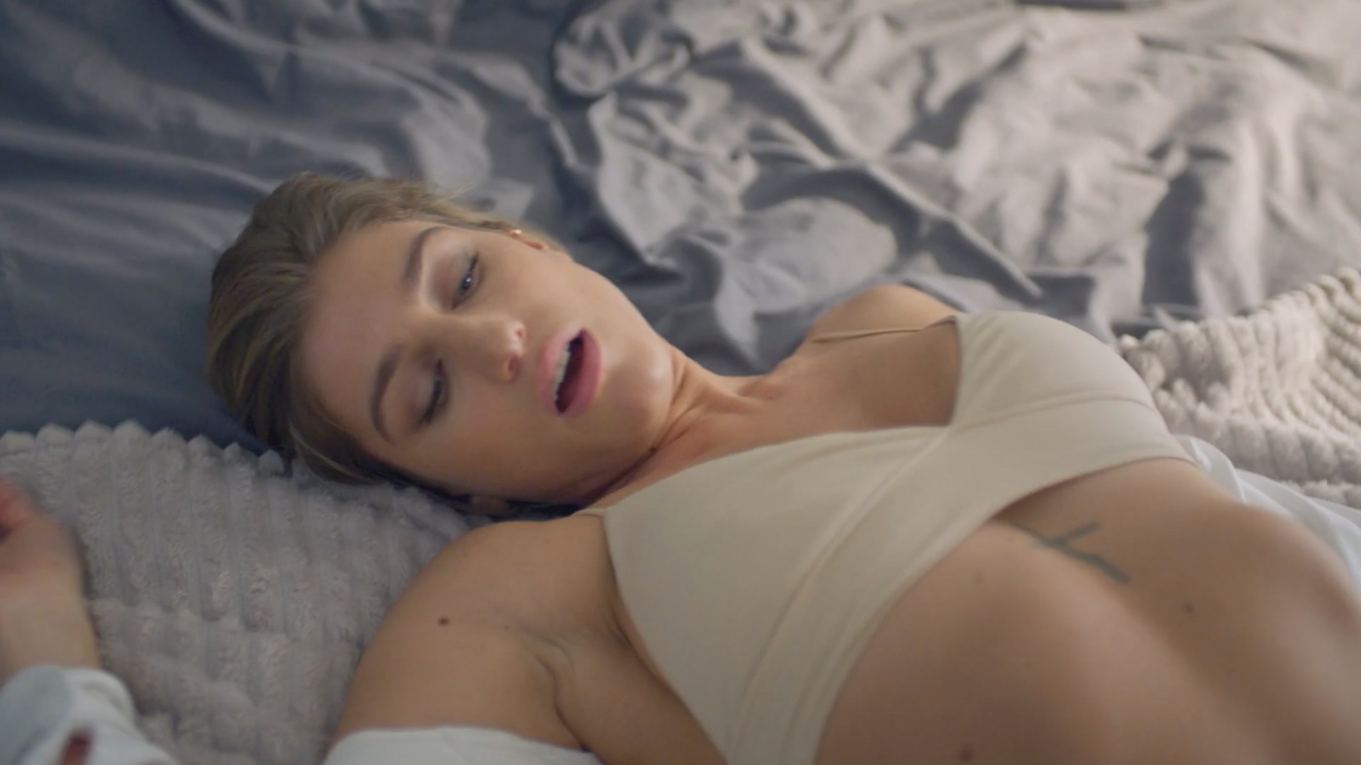 Нино Нинидзе Теория больших денег 6 серия (2023) HD 1080.mp4_20260314_195804.214.jpg