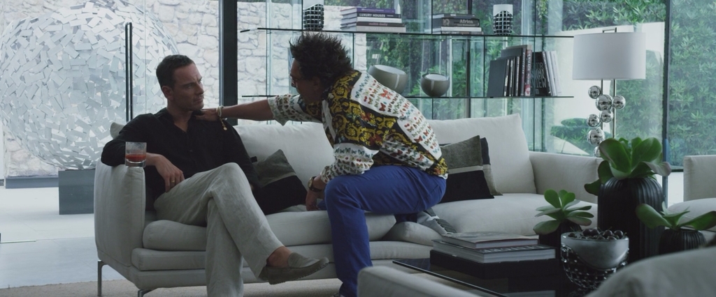 Советник.2013.Extended.BDRip AVC msltel.mkv_snapshot_00.32.42.312.jpg