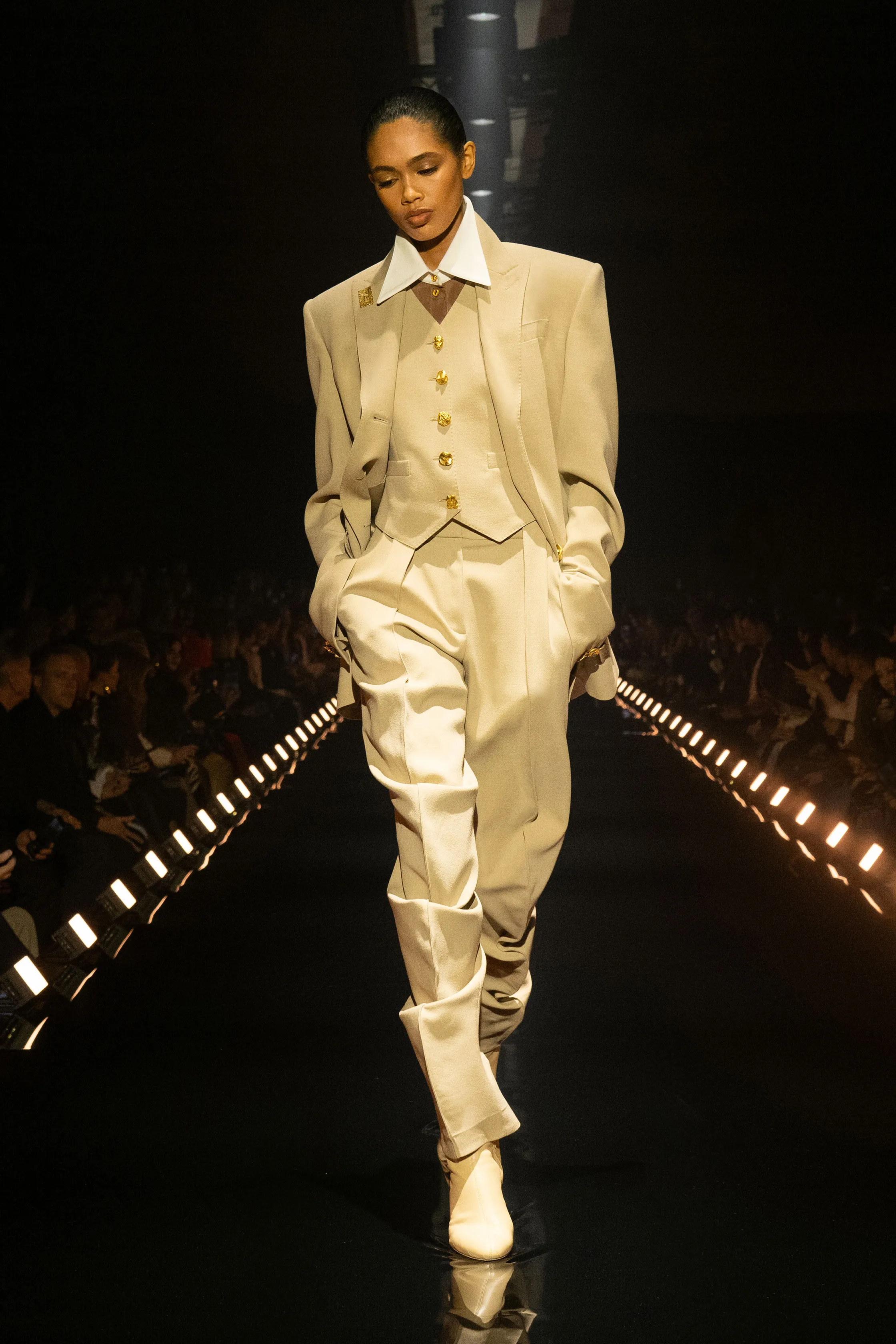 00001-schiaparelli-fall-2026-ready-to-wear-credit-brand.webp