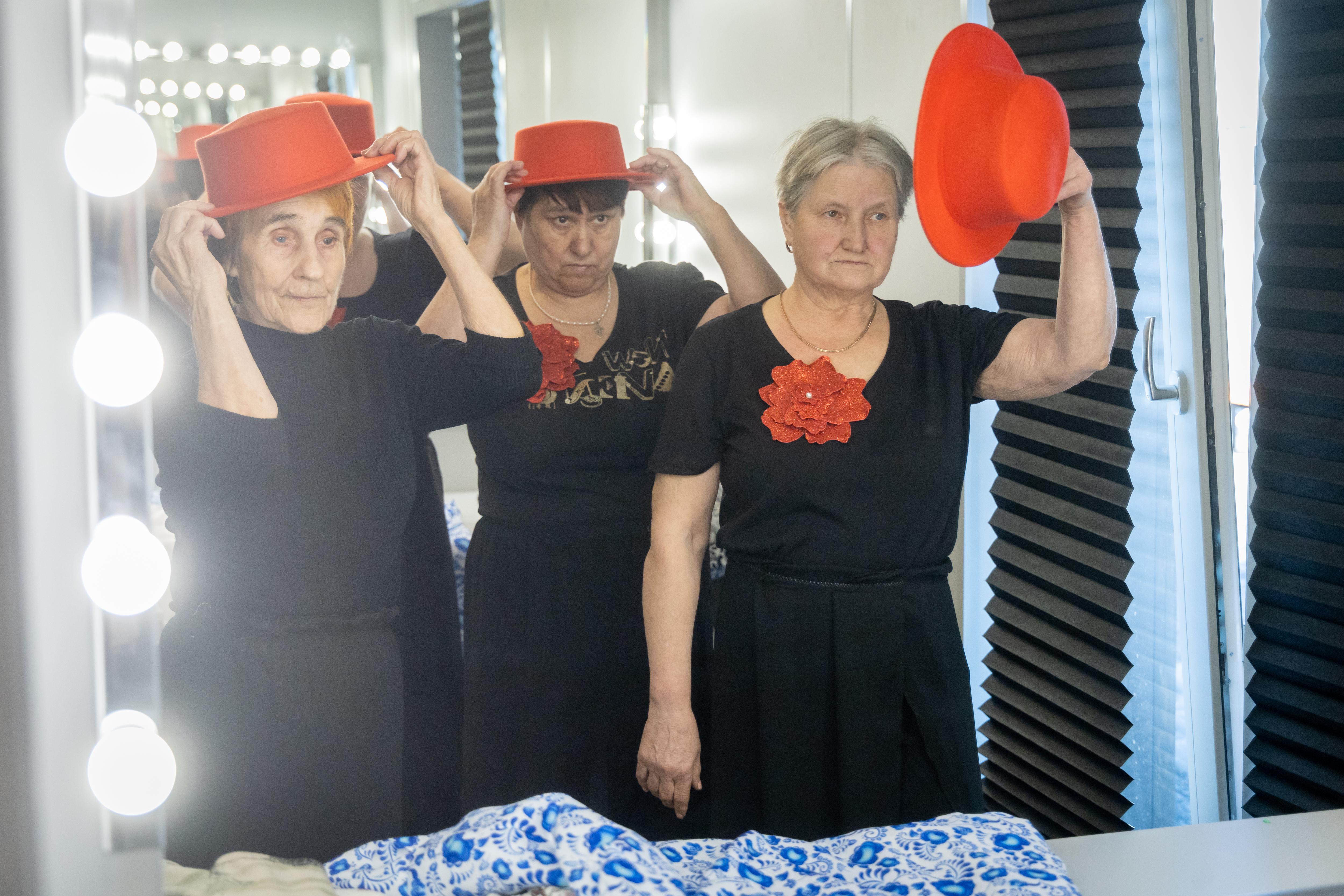 В селе Каменноозерском женщины протестуют против смены руководителя нового ДК