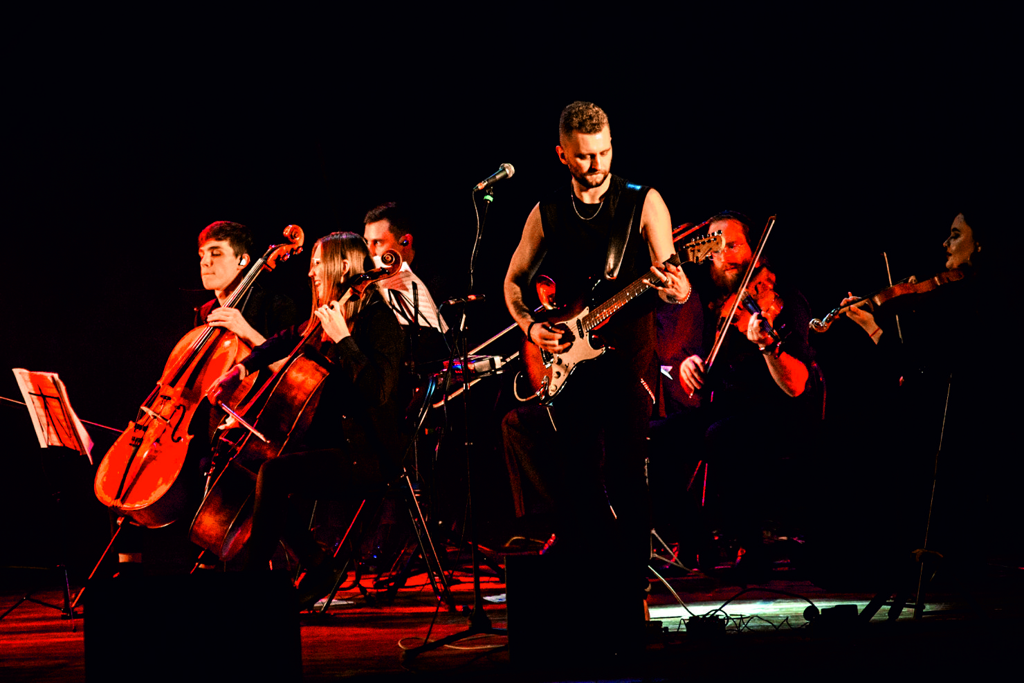 Ближайшие рок-концерты в Санкт-Петербурге - от легенд до новых имен