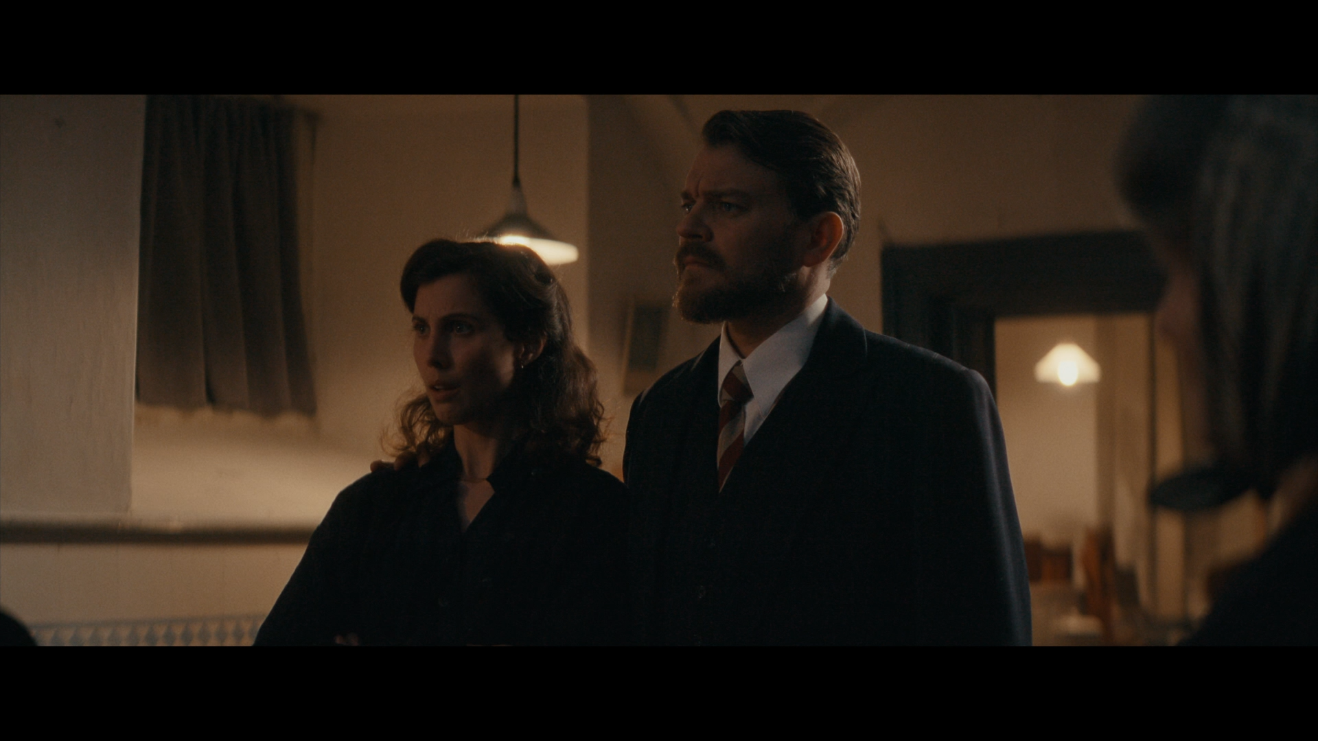 Naar.befrielsen.kommer.2023.BluRay.Remux.1080p.RUS.(VO).DAN._.Ru.En.Da.sub.mkv_snapshot_00.37.26.png