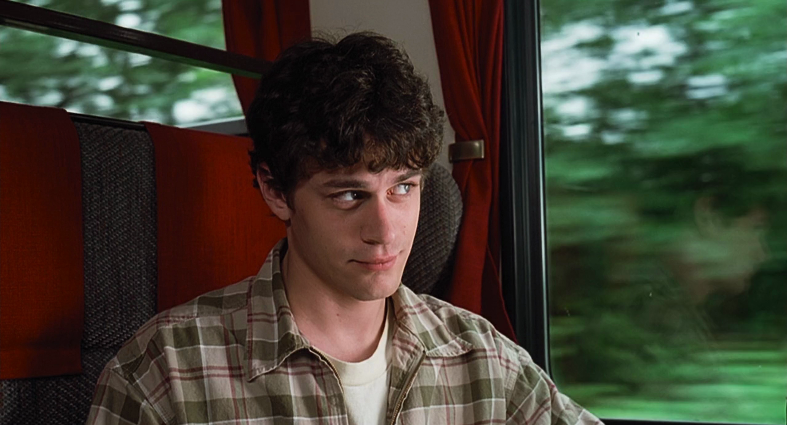 Американский оборотень в Париже.1997.Bdrip.QHD.foksterr.mkv_20260419_211911.394.png